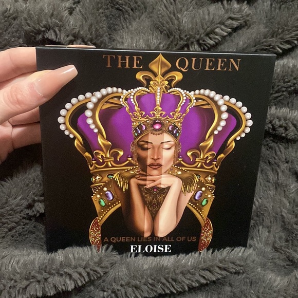 🪿Eloise Makeup Eloise The Queen Eyeshadow Palette! - Picture 2 of 8